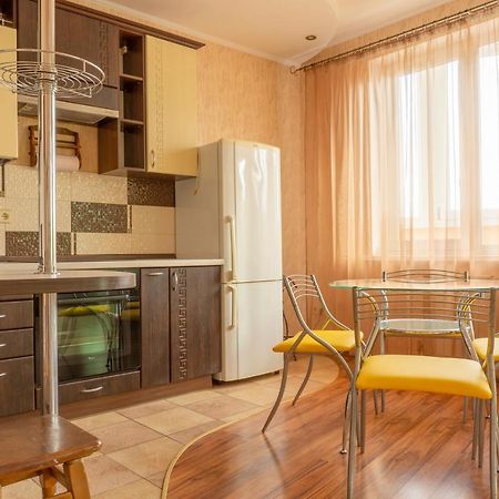 Big Studio Apartment Near River Mall Kyiv Exterior photo